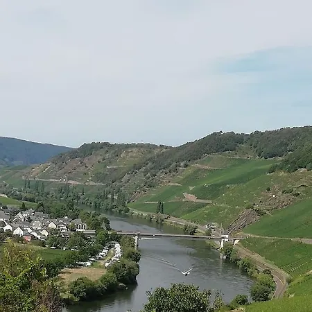 Willi's Moselschloesschen بيت للعطل *